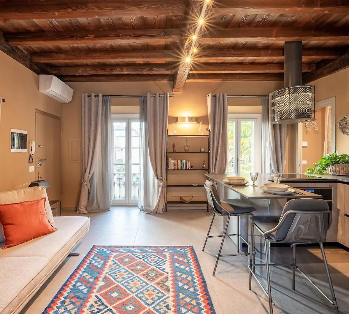 Apartment Happy Days - Pavia City - By Host4U - Italy